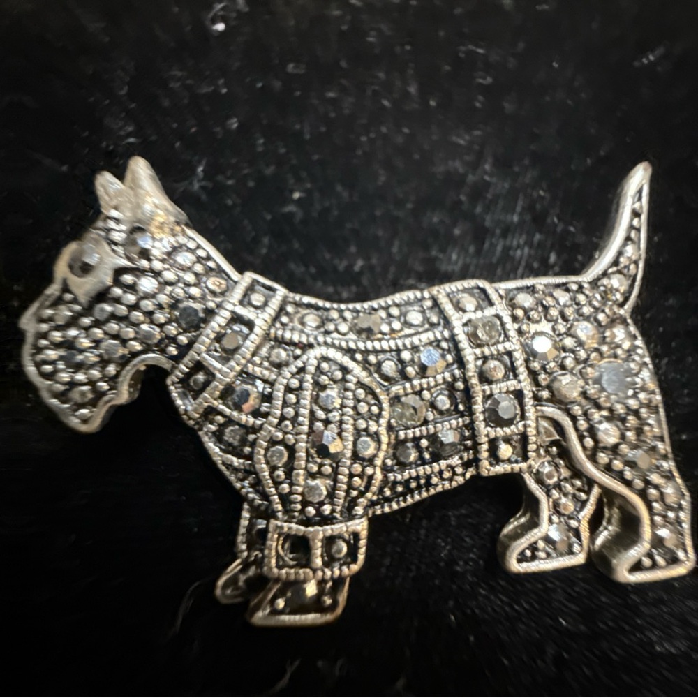 Chic Silver Dog Brooch